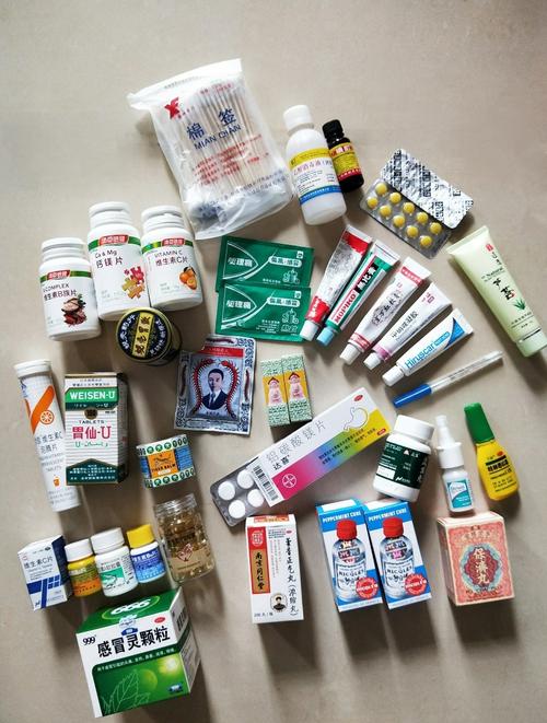 地板上铺什么最好,无毒药又好看?谁知道,准备装修要备什么药品呢图片。 装修知识 地板上铺什么最好,无毒药又好看?谁知道,准备装修要备什么药品呢图片。 地板上铺什么最好,无毒药又好看?谁知道,准备装修要备什么药品呢图片。 装修知识